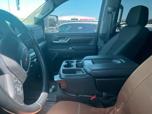 Used 2024 GMC Sierra 2500 SLE w/ SLE Value Package; AWD/4WD image 4