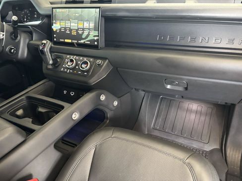 Used 2023 Land Rover Defender 110 V8 AWD/4WD image 25