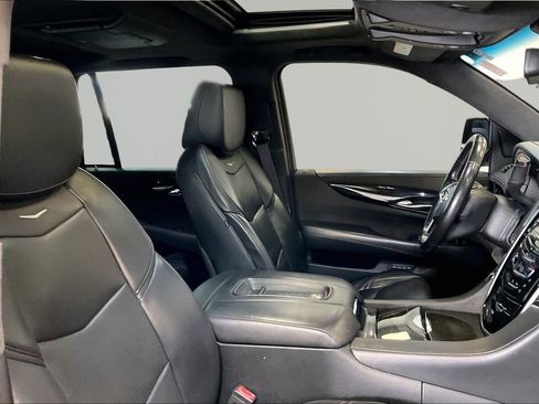 Used 2017 Cadillac Escalade Platinum AWD/4WD image 31