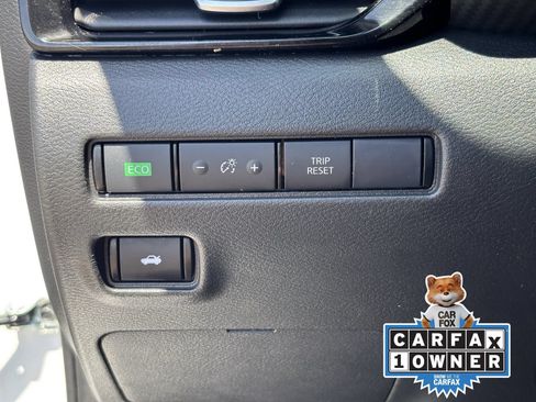 Certified 2024 Nissan Sentra SR FWD image 32