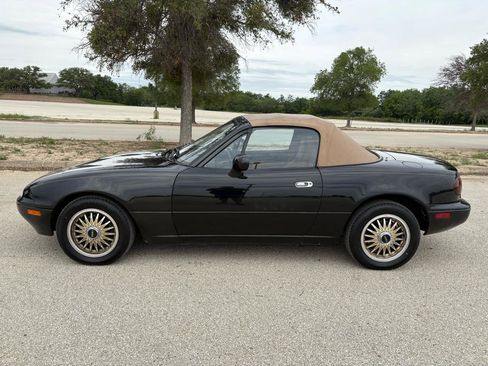 Used 1995 MAZDA MX-5 Miata RWD image 17