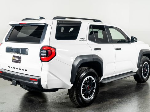Used 2025 Toyota 4Runner TRD Off-Road image 9