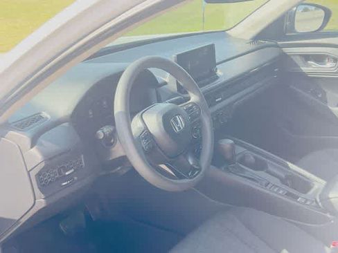 Certified 2025 Honda Accord SE image 3
