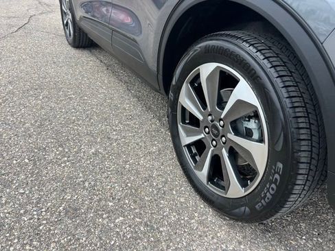 Certified 2024 Ford Escape Platinum w/ Class II Trailer Tow Package AWD/4WD image 28