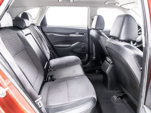 Used 2021 Kia Seltos S AWD/4WD image 34