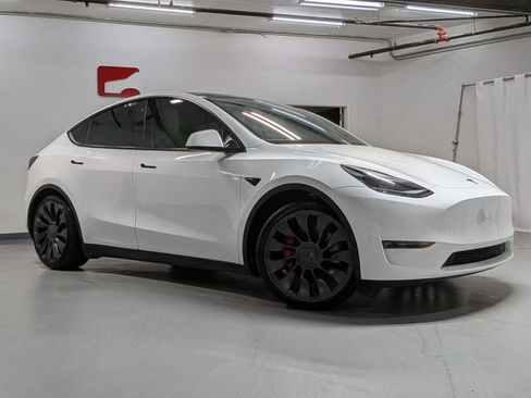 Used 2022 Tesla Model Y Performance image 2