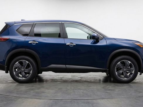 Used 2025 Nissan Rogue SV AWD/4WD image 11