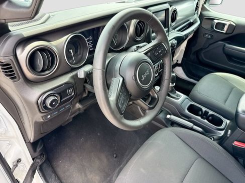 Used 2023 Jeep Wrangler Unlimited AWD/4WD image 10