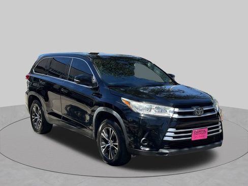 Used 2019 Toyota Highlander LE FWD image 7