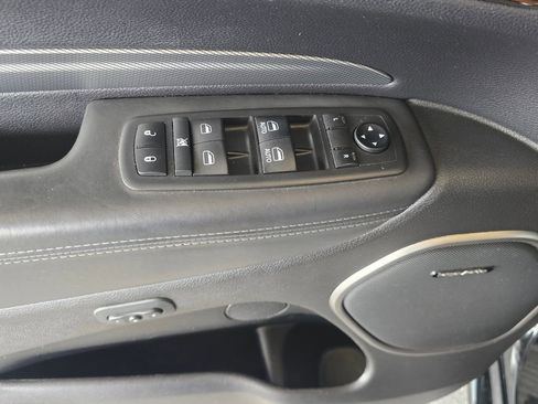 Used 2019 Dodge Durango R/T w/ Technology Group AWD/4WD image 7