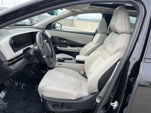 Used 2023 Nissan Ariya AWD image 20