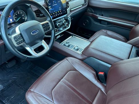 Used 2024 Ford Expedition Limited image 10