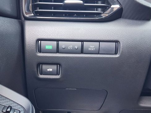 Used 2024 Nissan Sentra SV w/ All-Weather Package FWD image 21