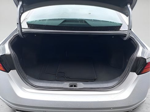 Used 2024 Nissan Altima 2.5 SV FWD image 18