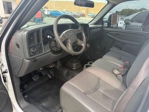 Used 2007 GMC Sierra 2500 W/T RWD image 12