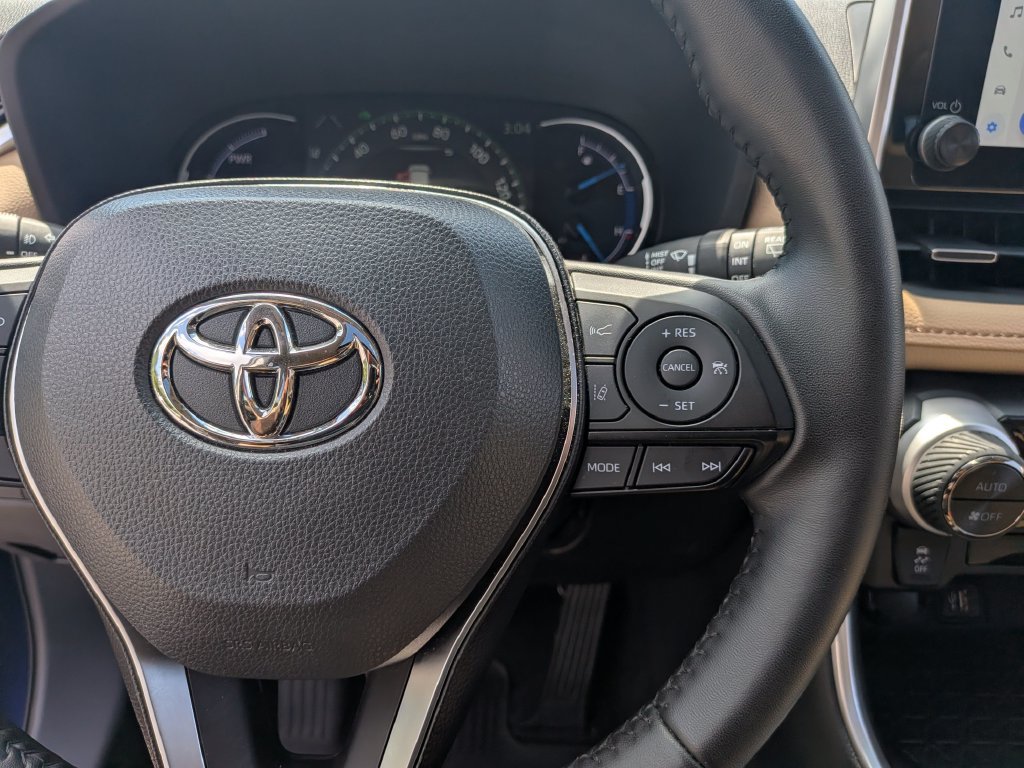 Used 2025 Toyota RAV4 XLE Premium AWD/4WD image 15