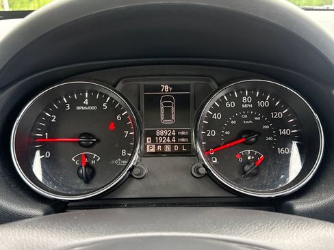 Used 2015 Nissan Rogue S w/ Convenience Package FWD image 21