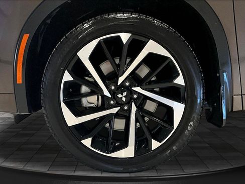 Used 2024 Mitsubishi Outlander SEL AWD/4WD image 34