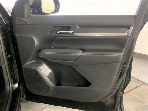 Used 2025 GMC Terrain Elevation AWD/4WD image 27