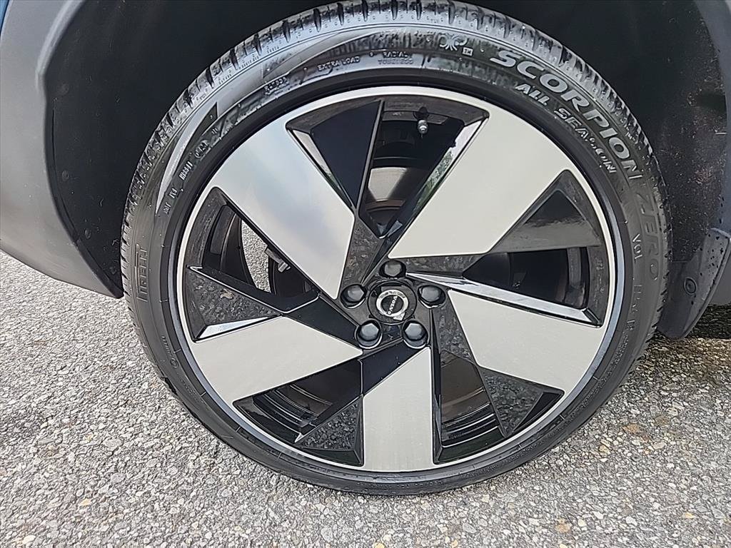 Certified 2023 Volvo XC40 Recharge Ultimate w/ Protection Package Premier AWD/4WD image 11