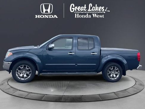 Used 2015 Nissan Frontier SL w/ Moonroof Package AWD/4WD image 2