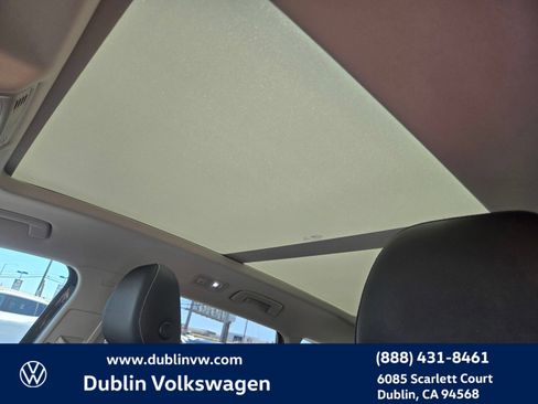 Certified 2023 Volkswagen Taos SE w/ Panoramic Sunroof Package FWD image 16