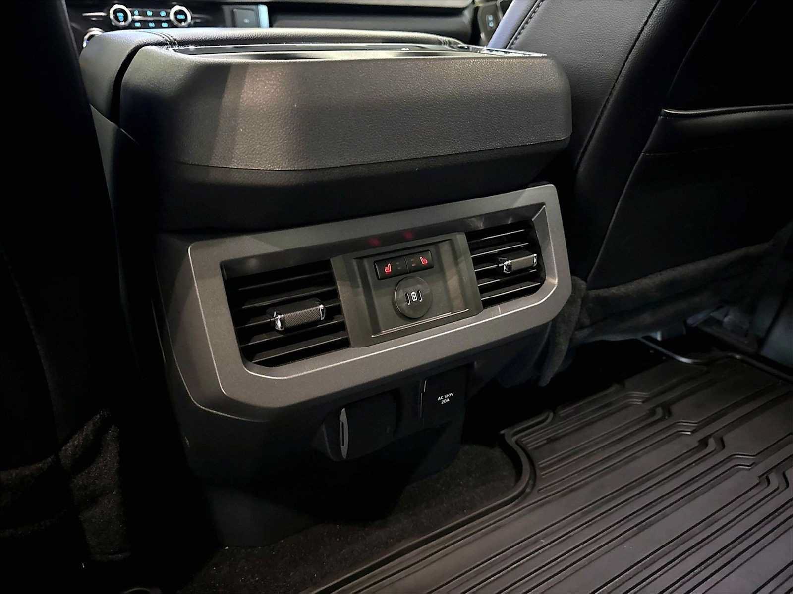 Used 2024 Ford F250 Lariat w/ Lariat Ultimate Package AWD/4WD image 31