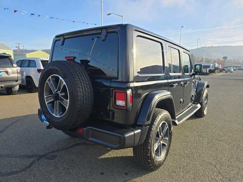 Used 2023 Jeep Wrangler Sahara w/ Cold Weather Group image 5