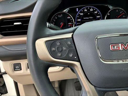 Used 2023 GMC Acadia Denali w/ Denali Ultimate Package AWD/4WD image 12