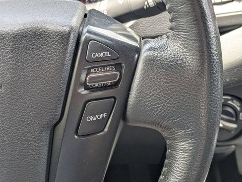 Used 2024 Nissan Frontier SL AWD/4WD image 19