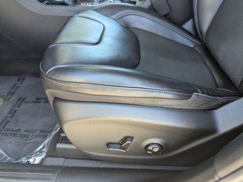 Used 2021 Jeep Cherokee Latitude Plus image 20