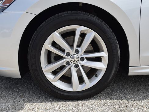 Used 2020 Volkswagen Passat 2.0T SE image 25