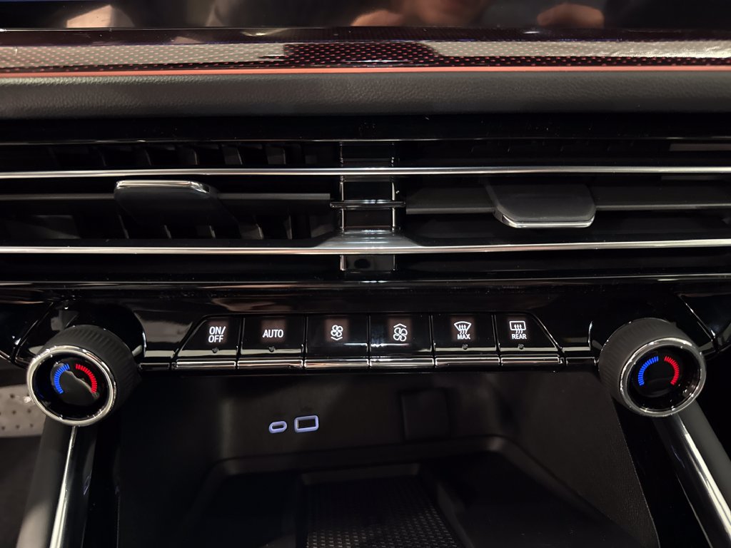 New 2027 Chevrolet Traverse RS AWD/4WD image 16