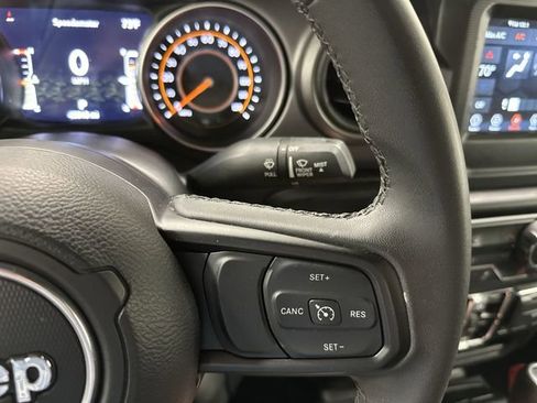 Used 2023 Jeep Gladiator Sport AWD/4WD image 36
