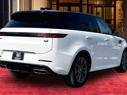 Used 2023 Land Rover Range Rover Sport SE Dynamic AWD/4WD image 12