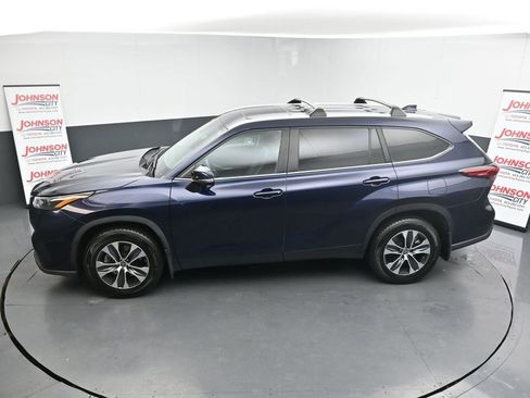 Used 2023 Toyota Highlander XLE image 31