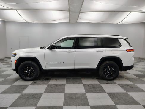 New 2026 Jeep Grand Cherokee L 4WD image 8