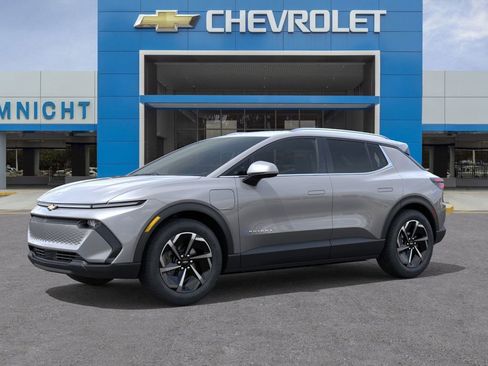 New 2026 Chevrolet Equinox EV LT image 2