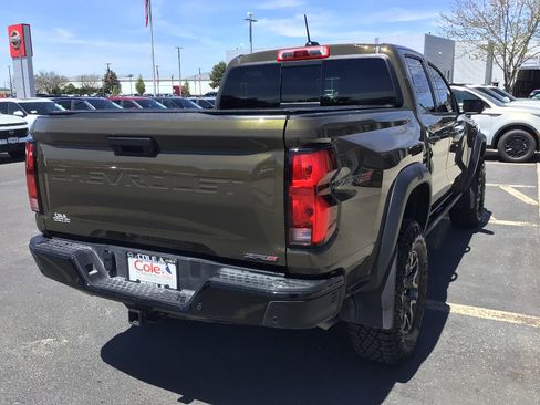 Used 2025 Chevrolet Colorado ZR2 w/ Technology Package AWD/4WD image 5
