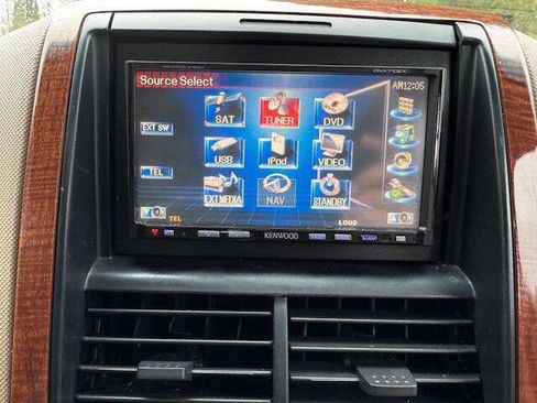 Used 2006 Ford Explorer Eddie Bauer image 15