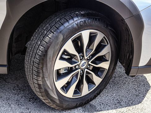 Used 2025 Subaru Outback Touring XT AWD/4WD image 7