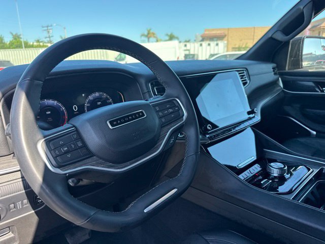 Used 2024 Jeep Wagoneer L Series II w/ Flexible Seating Group AWD/4WD image 11
