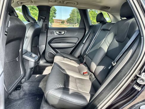 Used 2025 Volvo XC60 B5 Plus w/ Climate Package AWD/4WD image 4