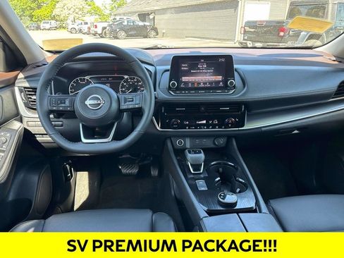 Used 2023 Nissan Rogue SV w/ SV Premium Package AWD/4WD image 12