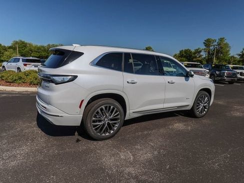 New 2026 Buick Enclave Avenir w/ Super Cruise Package AWD/4WD image 10
