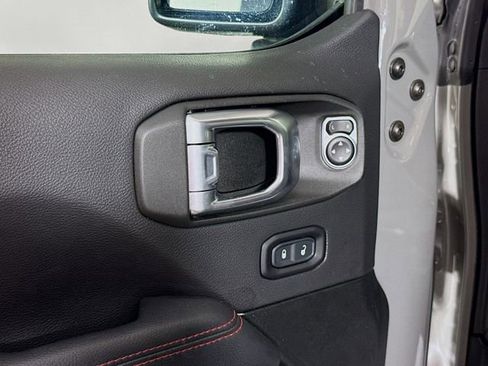 Used 2022 Jeep Gladiator Rubicon w/ Cold Weather Group image 19