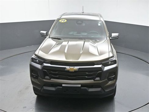Used 2024 Chevrolet Colorado LT w/ LT Convenience Package III image 40