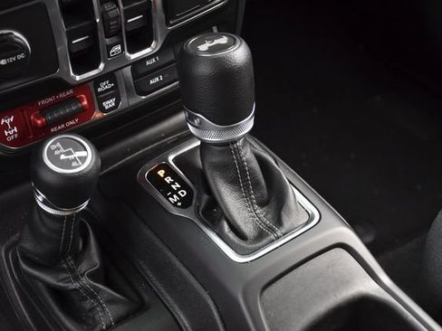 Used 2026 Jeep Wrangler Unlimited Rubicon AWD/4WD image 12