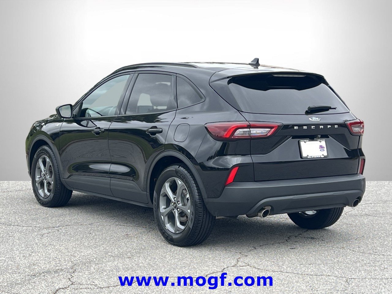 Used 2025 Ford Escape ST-Line FWD image 2