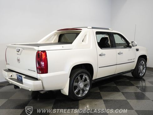Used 2009 Cadillac Escalade EXT image 14